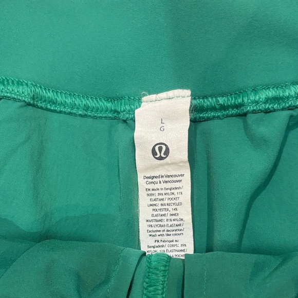 Lululemon stretch woven relaxed kelly green Athletic Shorts - Picture 5 of 9